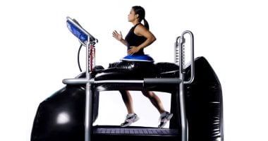 تكنولوجيا: جهاز مشى يساعد المصابين وكبار السن على المشى مجددا بتقنية انعدام الجاذبية