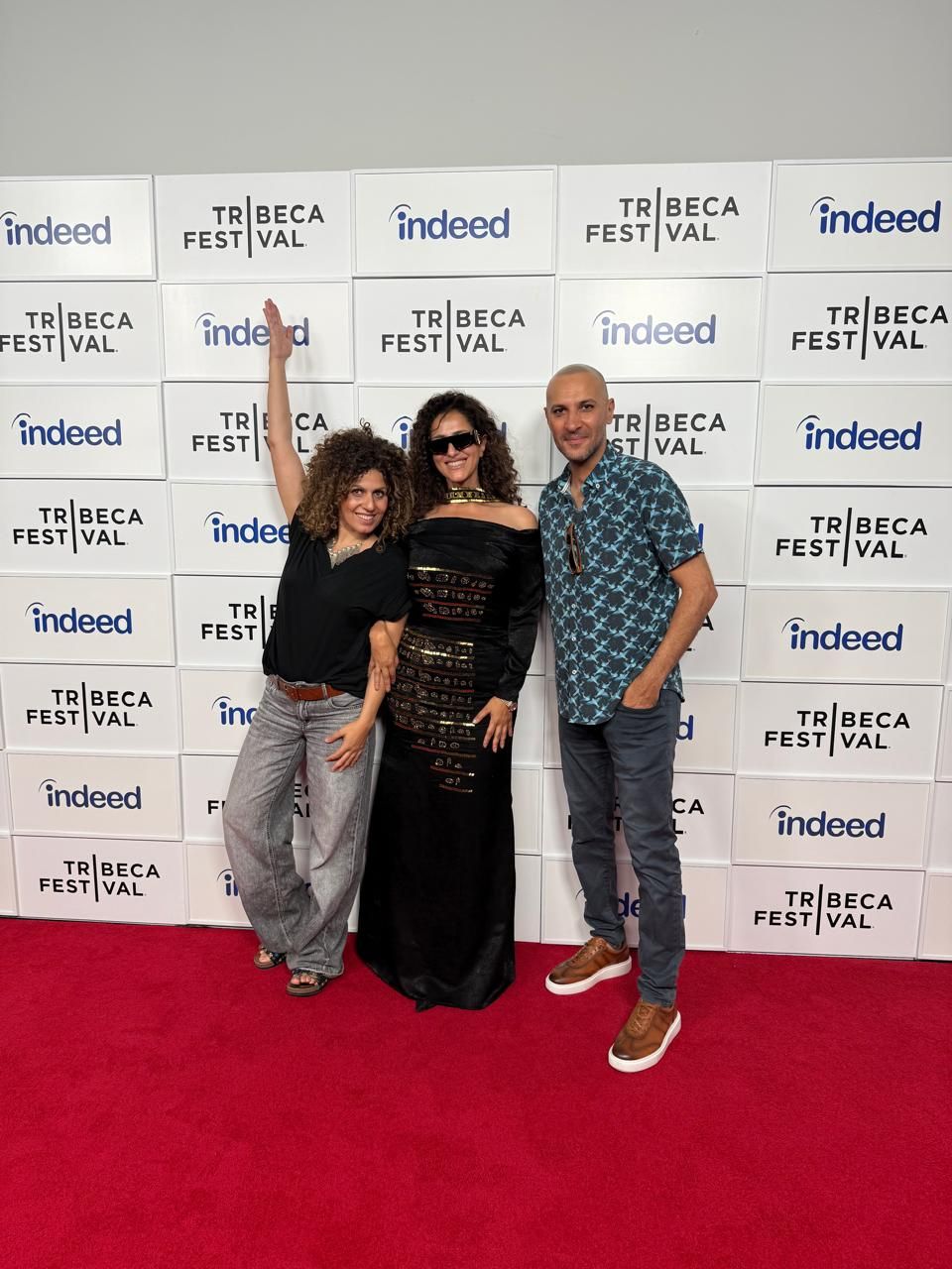 حنان مطاوع تتألق وسط نجوم هوليوود وتحضر عرض فيلمها happy birthday.. صور