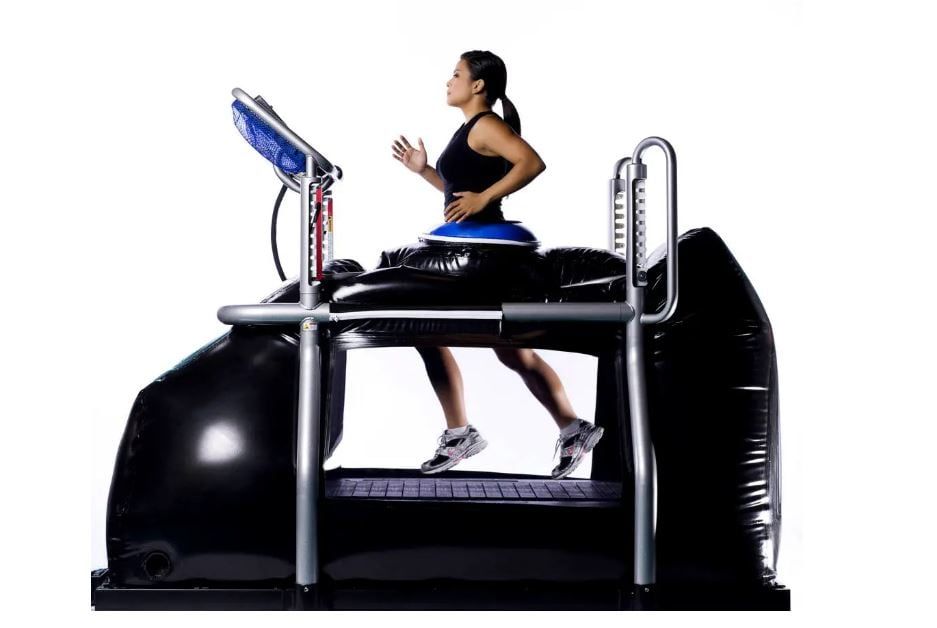 تكنولوجيا: جهاز مشى يساعد المصابين وكبار السن على المشى مجددا بتقنية انعدام الجاذبية