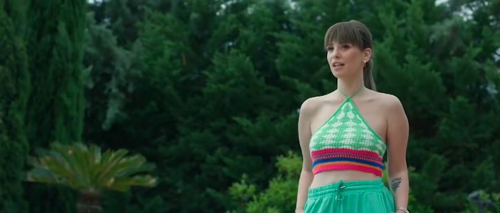 إيمان العاصي فتاة تعمل في المافيا ضمن أحداث فيلم في عز الضهر