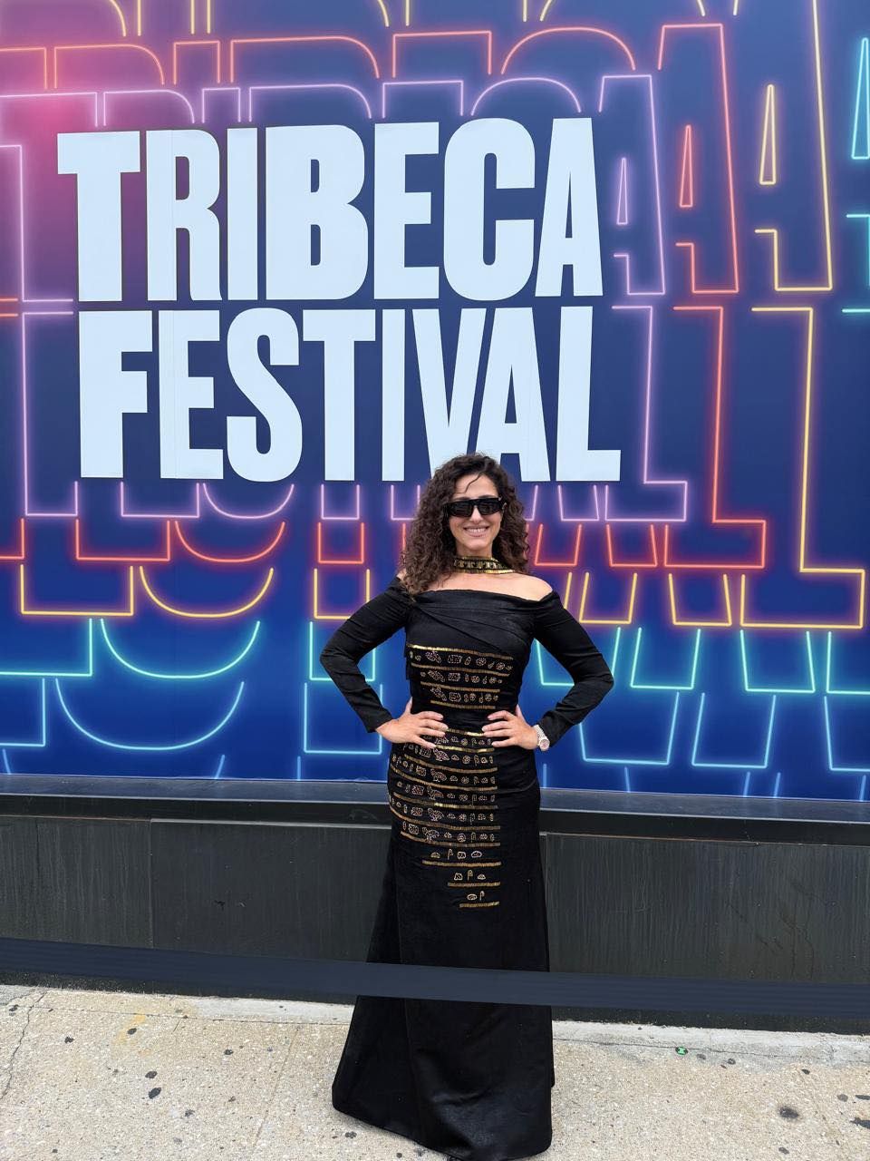 حنان مطاوع تتألق وسط نجوم هوليوود وتحضر عرض فيلمها happy birthday.. صور