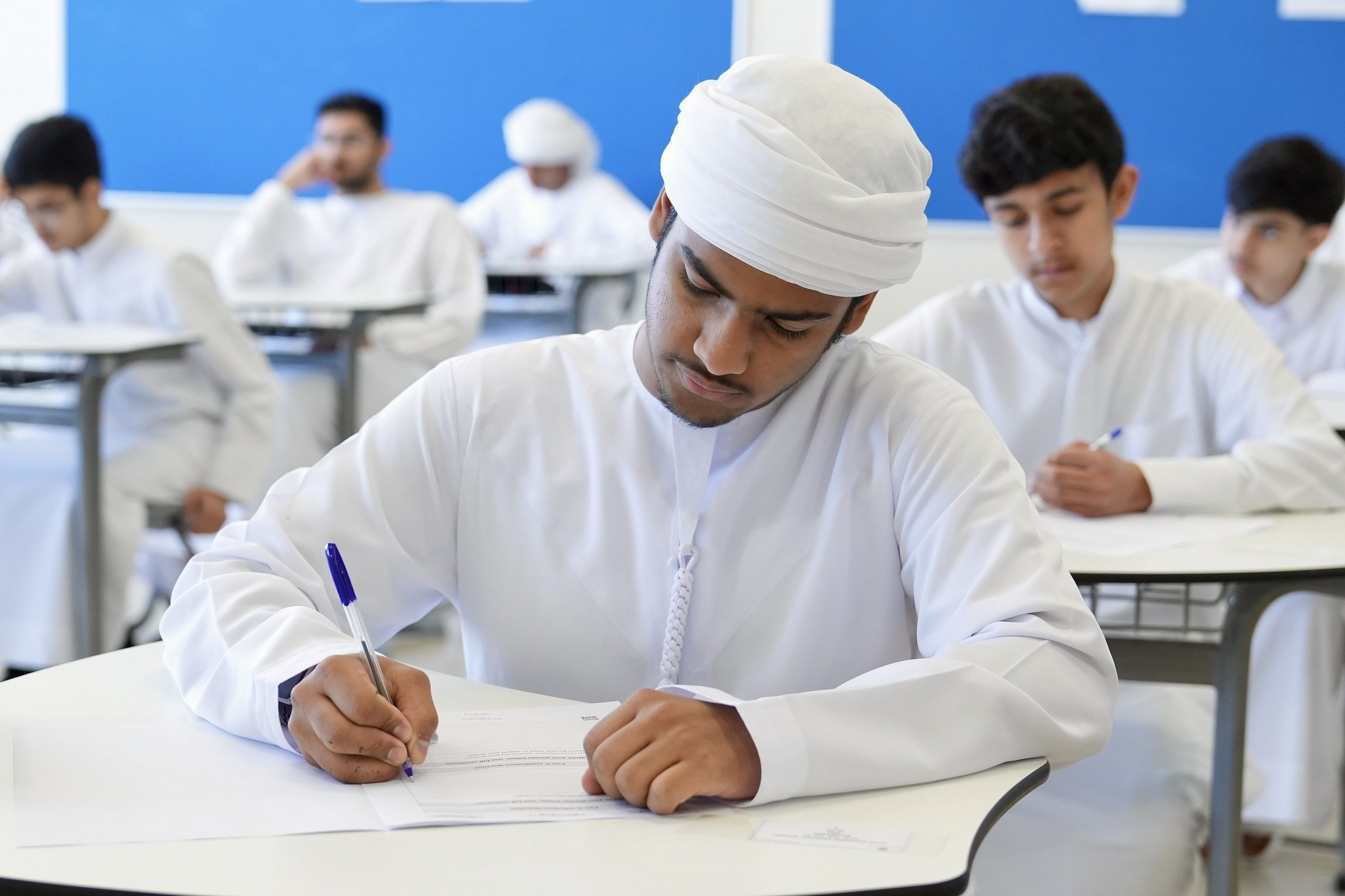 الامارات | طلبة الصفوف من الثالث إلى الثاني عشر يتقدمون لامتحانات نهاية العام الدراسي الثلاثاء