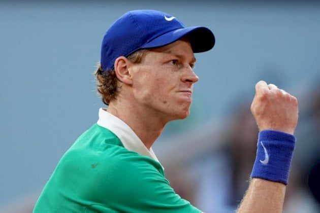 بطولة رولان غاروس: سينر يتخطى ديوكوفيتش لمواجهة ألكاراس في النهائي