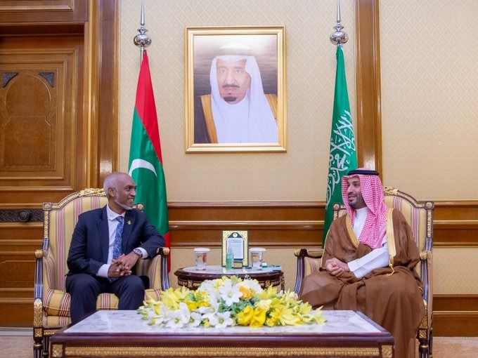 ولي العهد يلتقي الرئيس الموريتاني ويبحث معه العلاقات الثنائية بين البلدين