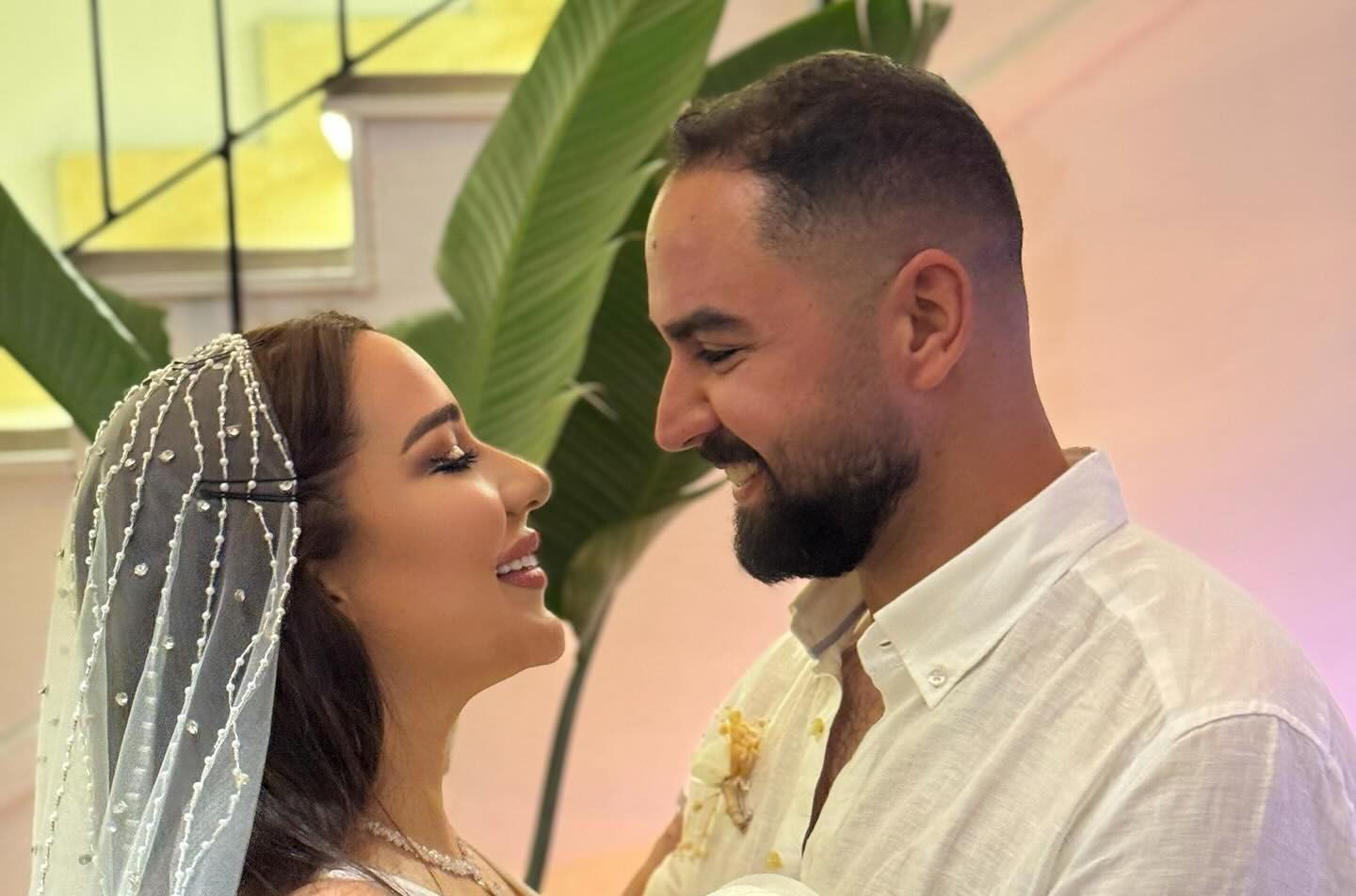 بالصور- شريف منير في رسالة مؤثّرة لابنته أسما في يوم زفافها… إقرأوا التّفاصيل