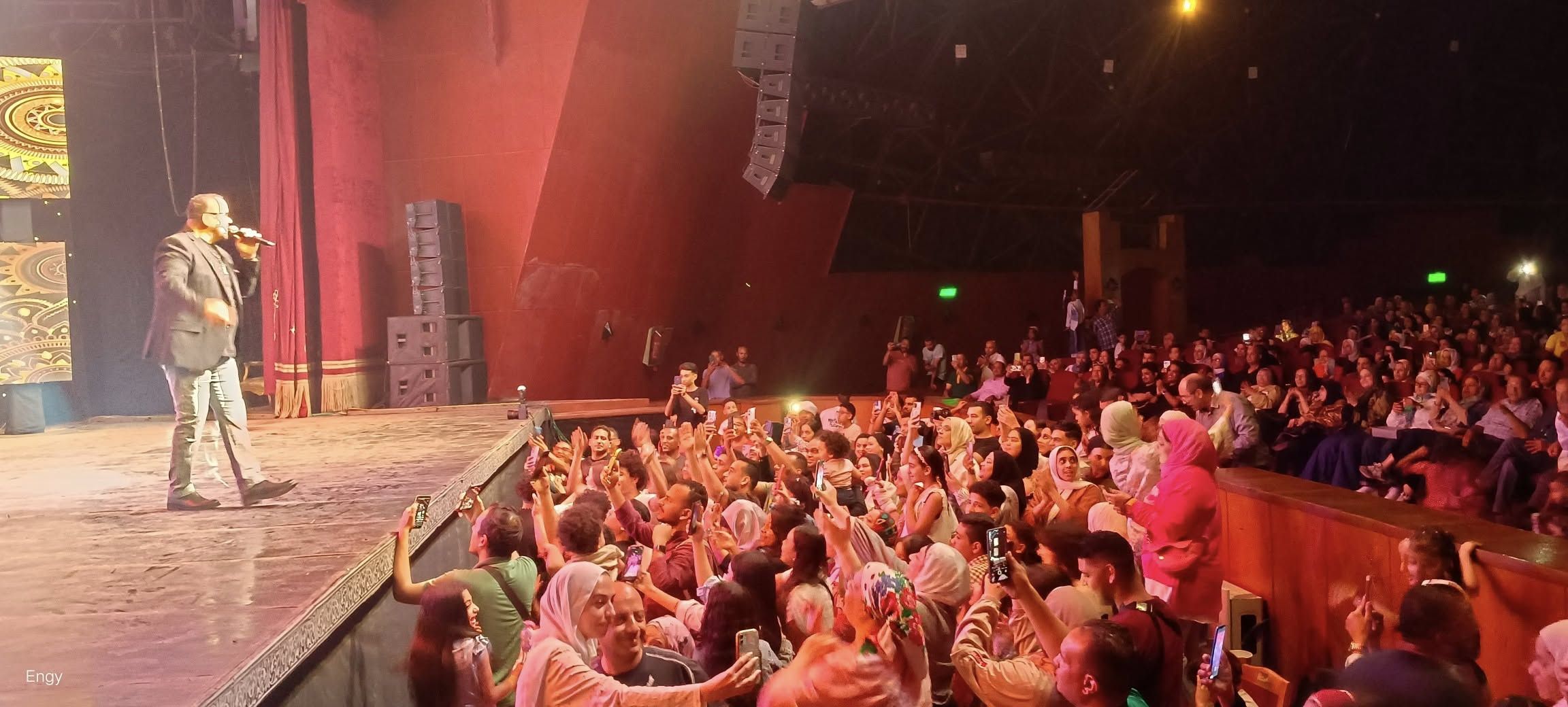 هشام عباس يحيي حفلاً غنائيًا على مسرح البالون