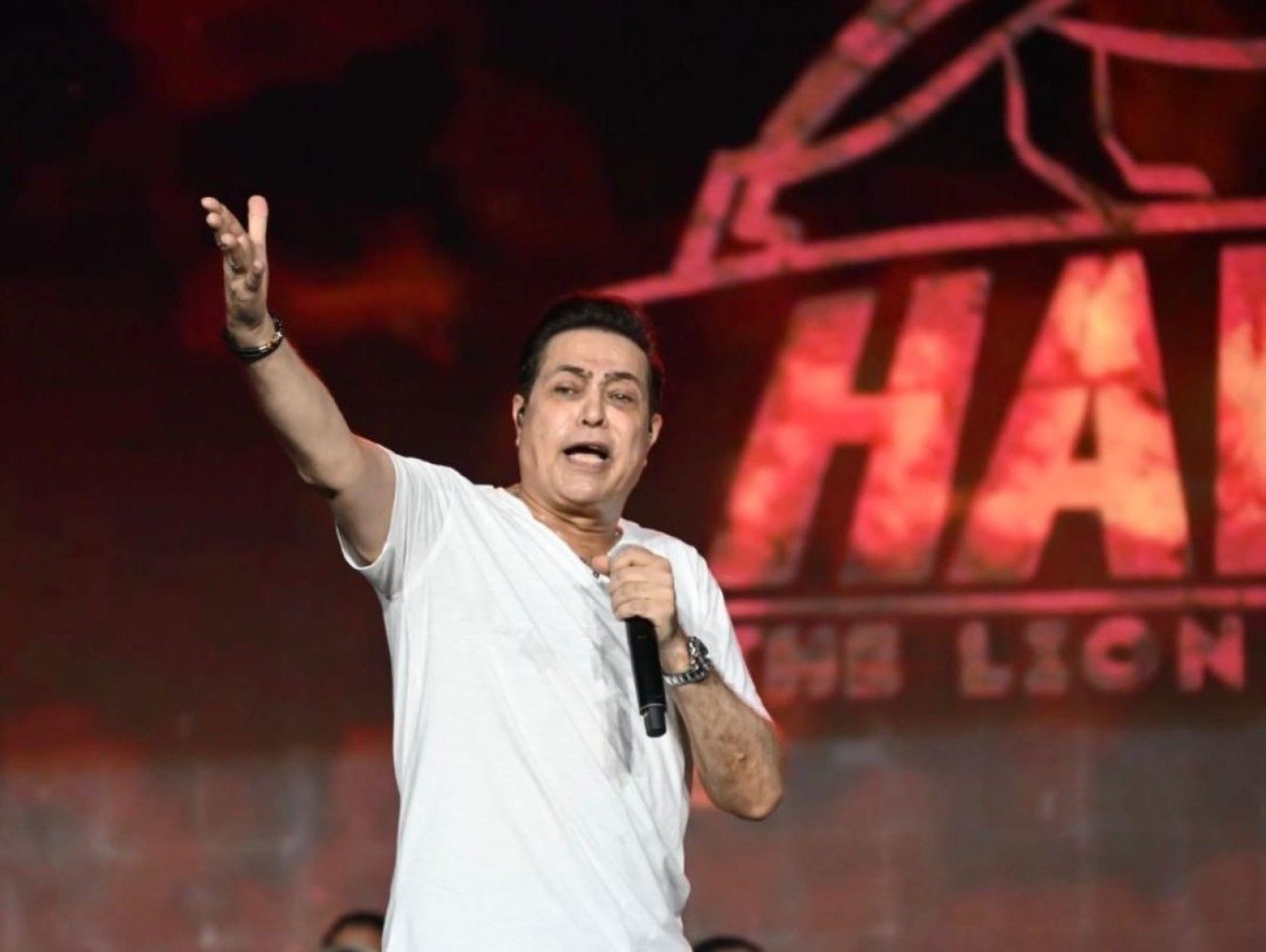 تفاصيل مشاركة حكيم في مهرجان أوسلو للموسيقى