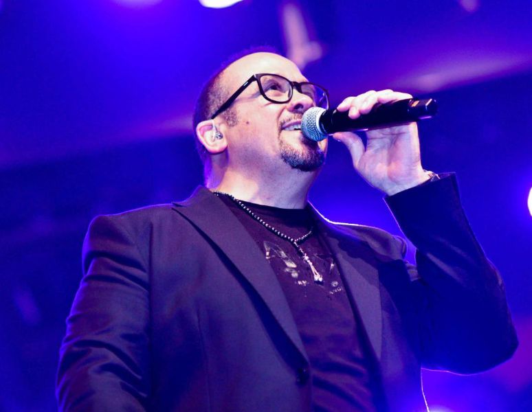 هشام عباس يحيي حفلاً غنائيًا على مسرح البالون