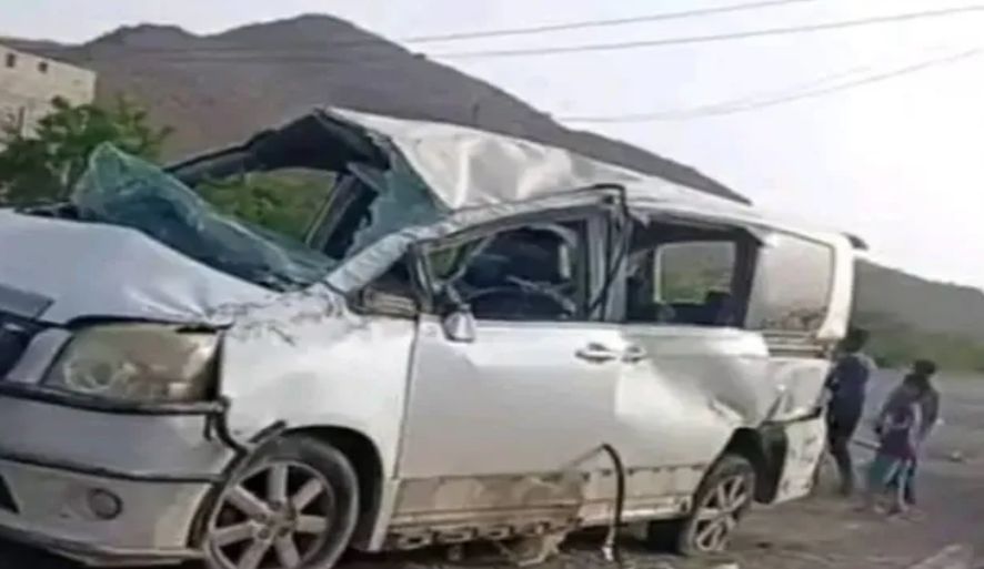 في حادث مأساوي...فاجعة مزدوجة تهز ريمة...أب يفقد ابنه شهيدا في الجبهة وزوجته وأولاده "شاهد"