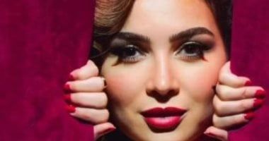 مى عز الدين تتألق فى جلسة تصوير وتعلق: المسرح عشقي الذي لا ينتهي