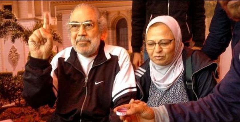 دخول مفاجىء للعناية المركزة.. زوجة الفنان صبري عبدالمنعم تكشف تطورات حالته الصحية: «أرجوكم ادعوله» (خاص)