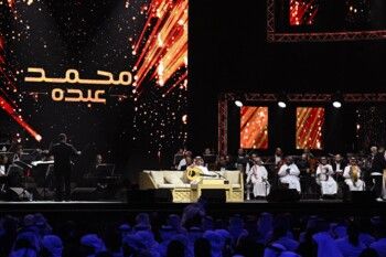 محمد عبده يطرب جمهوره في أولى حفلاته بعد الغياب وأصالة تتألق في الكويت