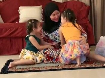 شيماء سعيد تسترجع ابنتيها بعد ازمة الاختطاف.. وظهور لافت لإصابة في يدها!