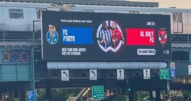 صورة أفشة تزين شوارع أمريكا قبل مشاركة الأهلي فى كأس العالم للأندية