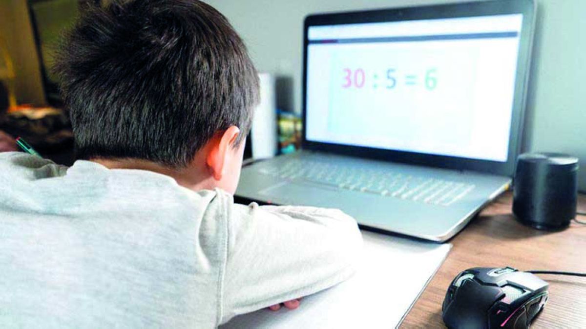 الامارات | مدارس حكومية تطلق حصص مراجعة «أونلاين» قبل كل امتحان