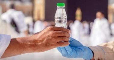 تنبيه للحجاج .. "الحج": عبوة واحدة فقط لشحن ماء زمزم لكل حاج