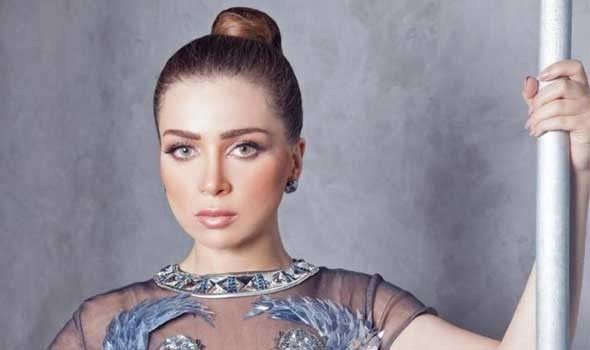 مي عز الدين تكشف عن علاقتها بالمسرح ومدى عشقها له