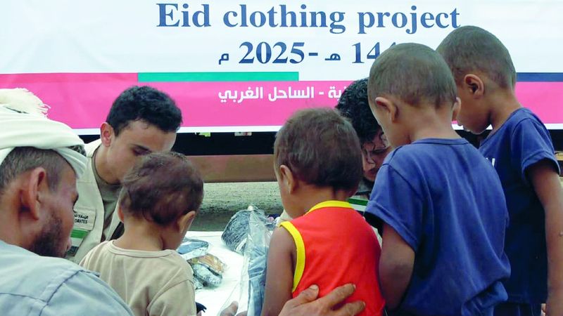 الامارات | «الهلال الأحمر» تدعم كسوة العيد والأضاحي في محافظتين يمنيتين