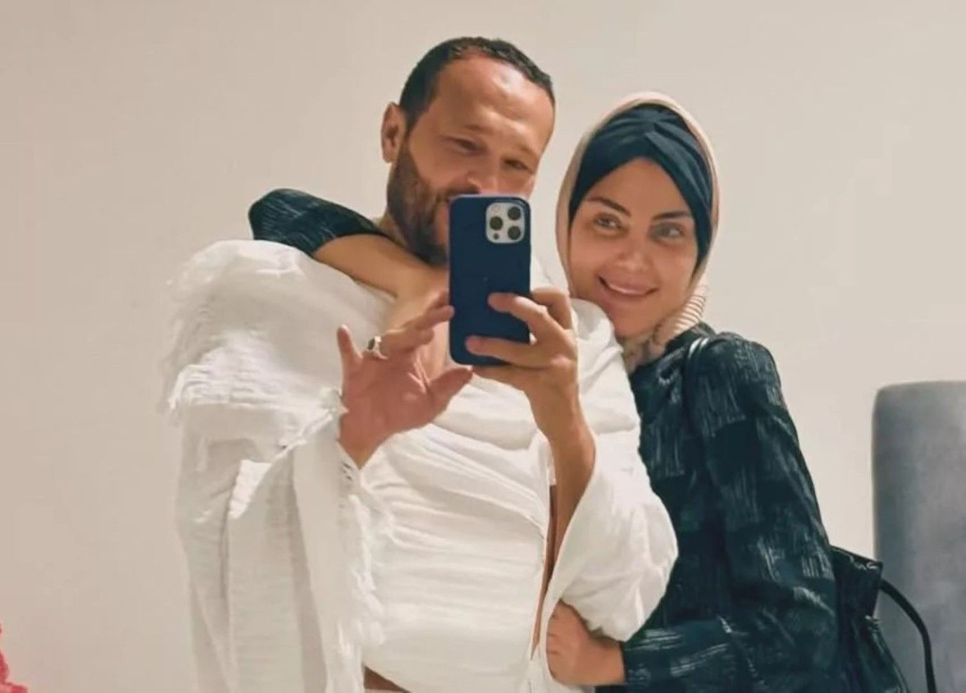 ريهام حجاج تؤدي مناسك الحج برفقة زوجها: رحلة تغسل القلب