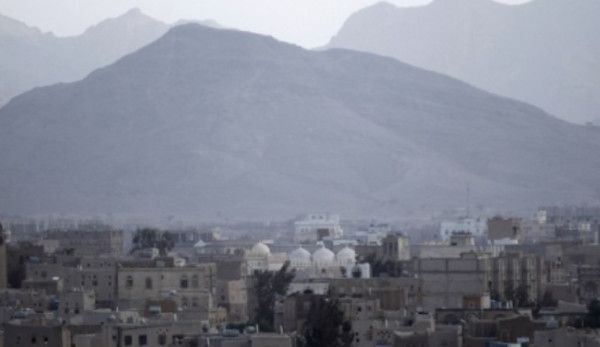 الامارات | يمني مضطرب عقلياً يقتحم مسجداً ويقتل 12 شخصاً .. ثاني أيام العيد