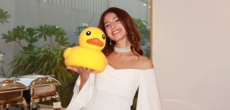 دمى كبيرة في حفل توديع العزوبية لـ شيرين بيوتي تتصدر الترند