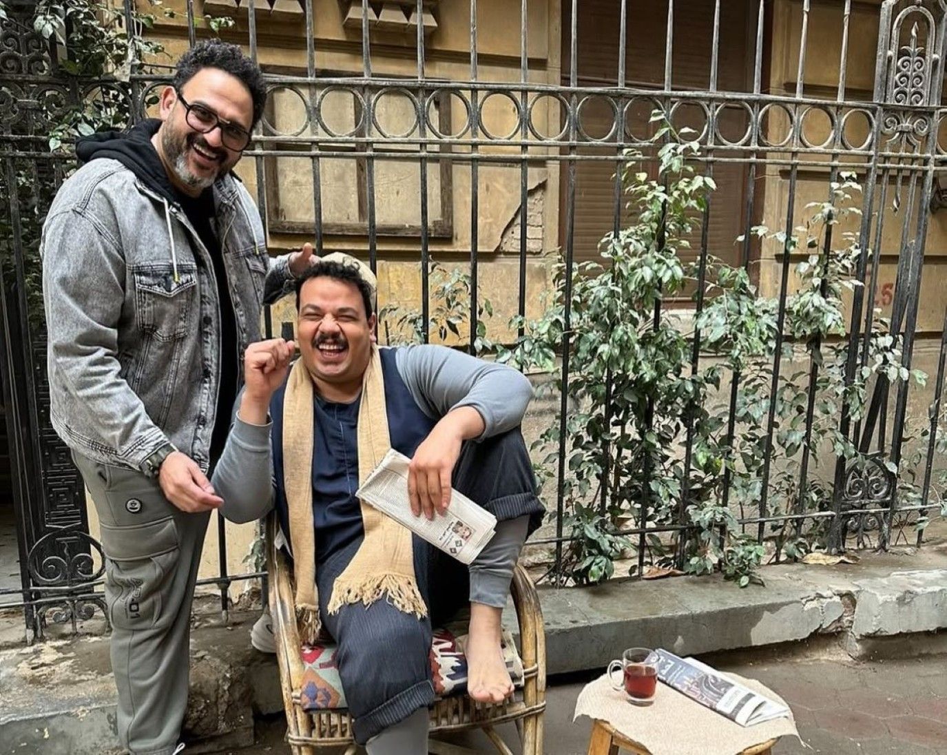 أكرم حسني يشارك صوراً طريفة مع مصطفى غريب.. هكذا ظهرا