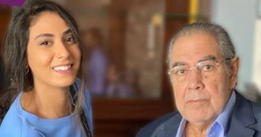 آخر تطورات الحالة الصحية لـ صبري عبد المنعم.. ابنته تطمئن جمهوره