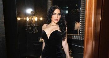 راقصة تقع على خشبة المسرح..عين وحسد؟