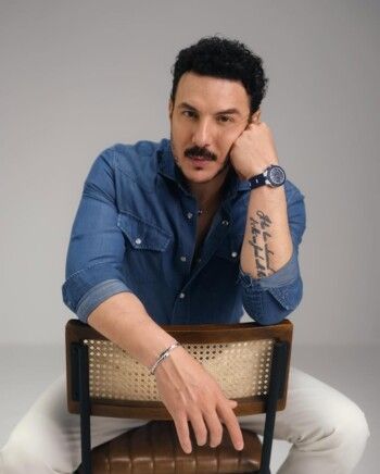 الوشم على ذراع باسل خياط يحظى بإهتمام الجمهور.. وهذا معناه