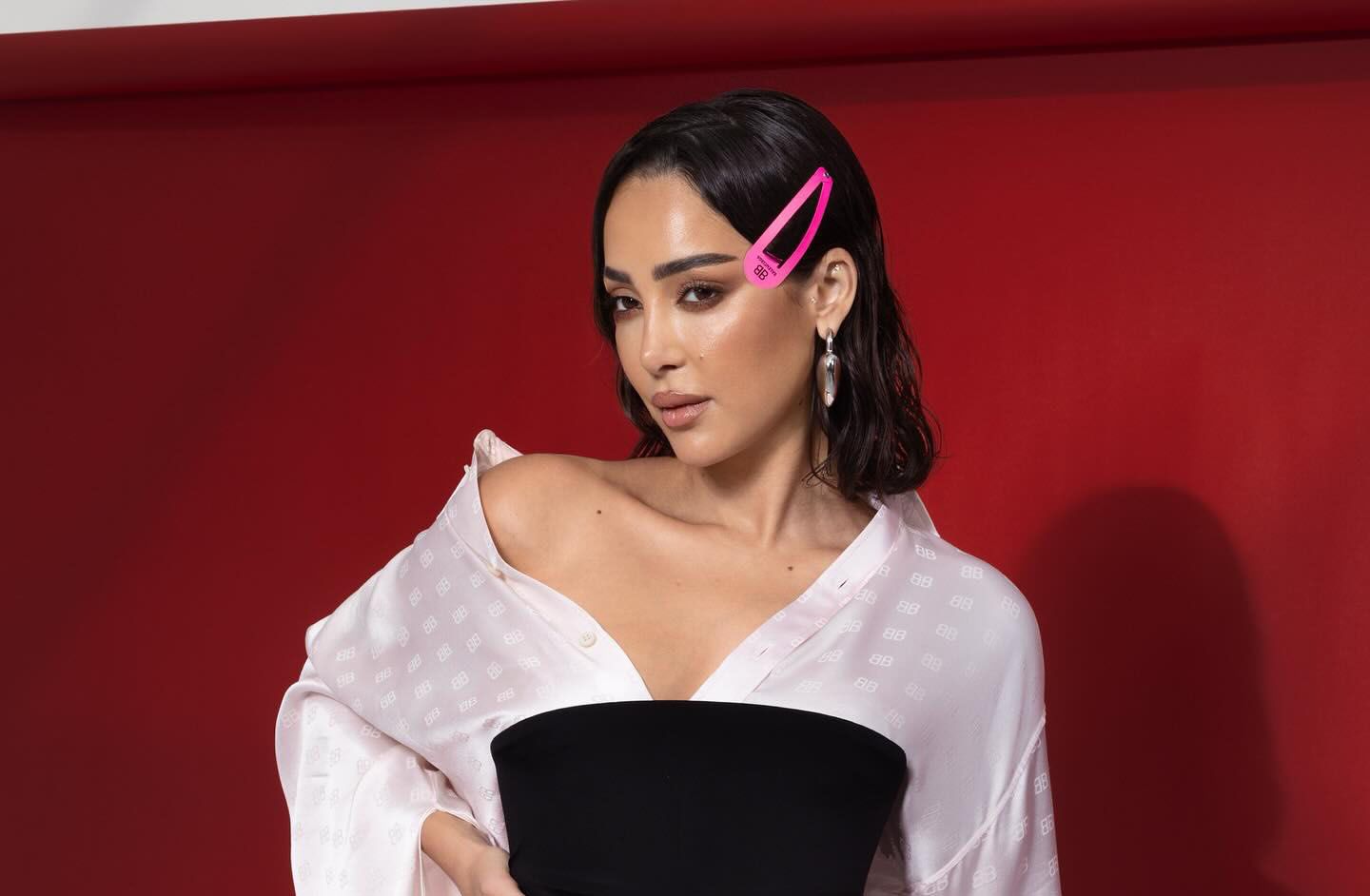 بالصورة- بسمة بوسيل تطلب الدعاء مرّة جديدة لآدم من على سرير المستشفى