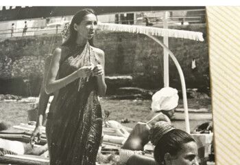 صورة نادرة تجمع أول عارضة أزياء لبنانية مع جورجينا رزق