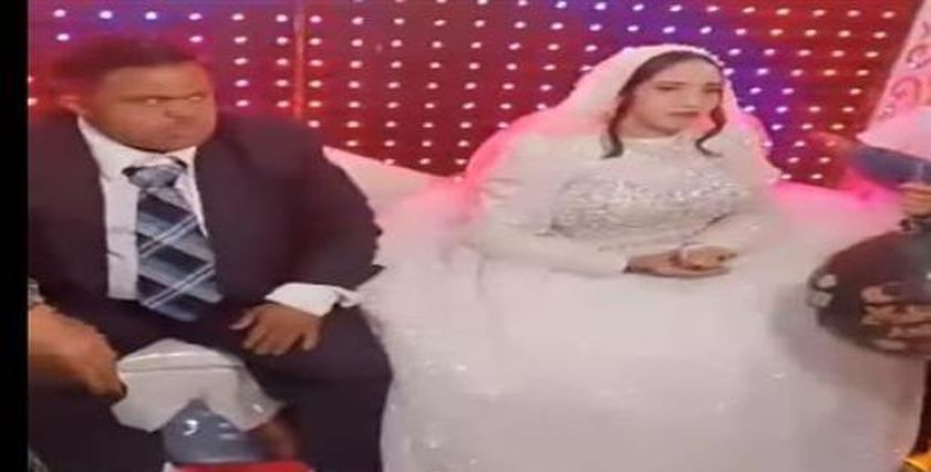 حفل زفاف شاب مصاب بمتلازمة داون يثير الجدل.. وخبير يفسر لغة جسد العروس