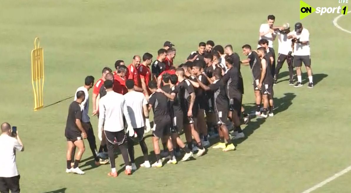 ممر شرفي من لاعبي الأهلي لاستقبال زيزو في أول مران بميامي.. صورة