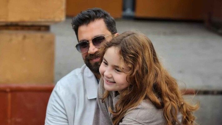 معتصم النهار في لقطات أبوة مثالية وإبنته ساندرا تخطف القلوب