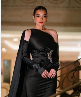 ملك زاهر تكشف تفاصيل حالتها الصحية: بقالى 3 أيام تعبانة ومش عارفين السبب