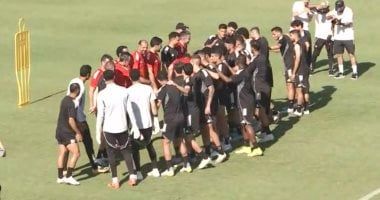 ممر شرفي من لاعبي الأهلي لاستقبال زيزو في أول مران بميامي.. صورة