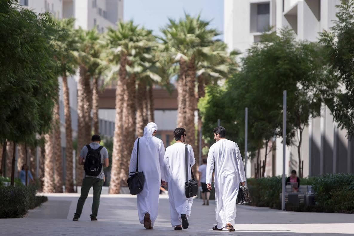 الامارات | "التعليم العالي" تحذر من روابط مزيفة لاستقبال طلبات الاستثناء من معايير الدراسة في الخارج