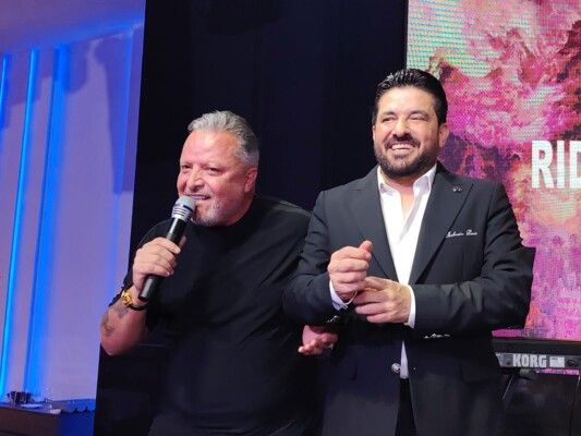 رضا يحتفل بعيد ميلاد كميل أسمر