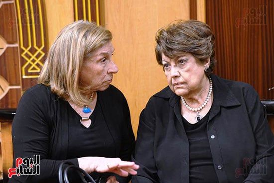 حضور كبير على عزاء الإذاعية هدى العجيمى بمسجد الشرطة فى الشيخ زايد.. صور