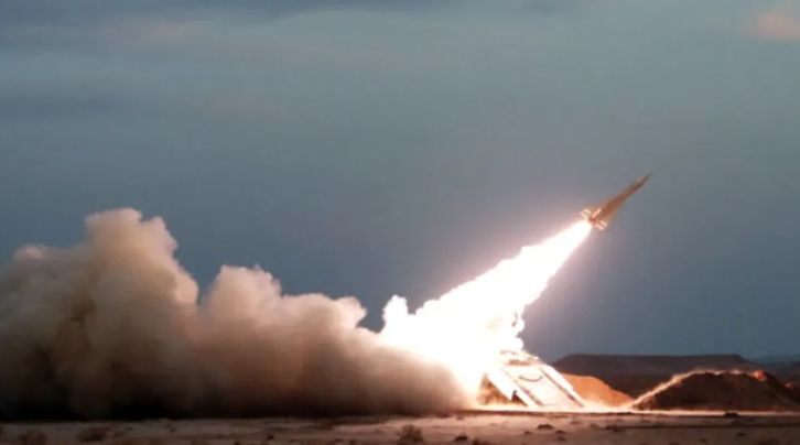 لن تصدق اين ...الكشف عن مكان إطلاق أربعة صواريخ حوثية نحو إسرائيل "شاهد"