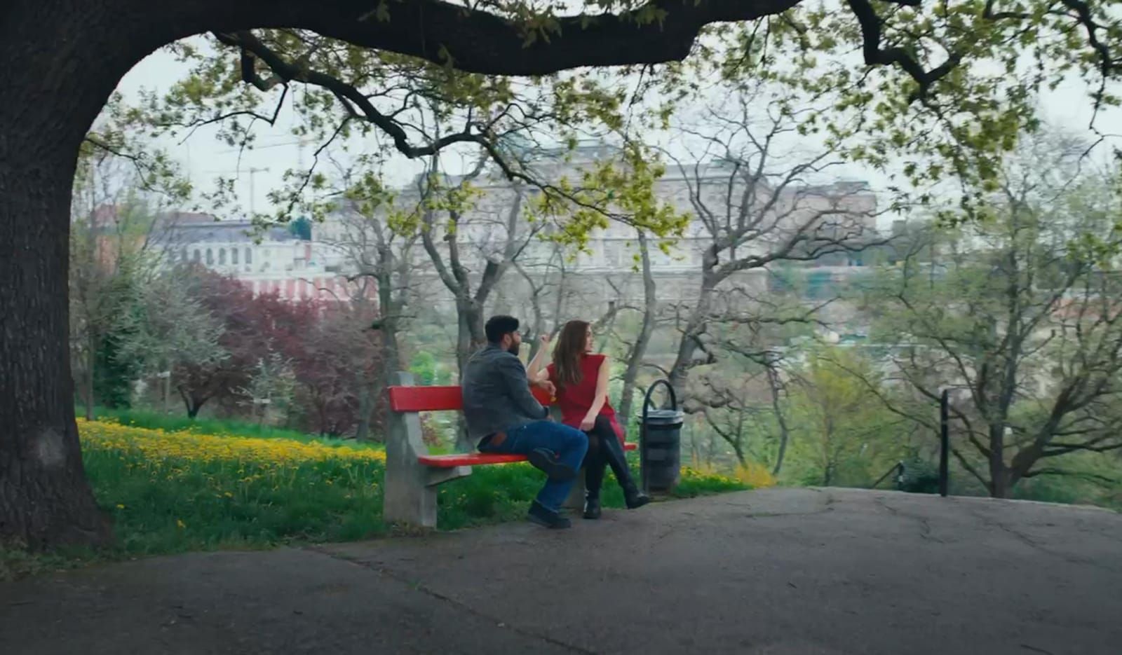 عبيدة تقدم لأول مرة كليبين عن قصة واحدة بتوقيع المخرجة بتول عرفة