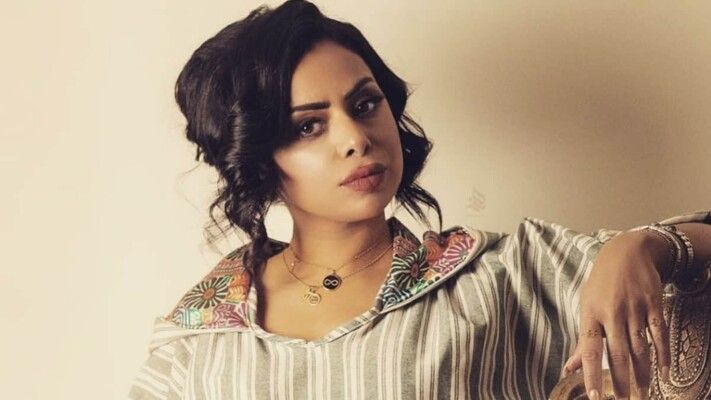 هند البلوشي تفاجئ الجمهور بخبر حملها.. وهكذا ظهرت