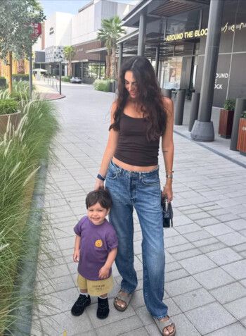 إبن فاليري أبو شقرا يلفت الأنظار بوسامته ولطافته في أحدث ظهور له