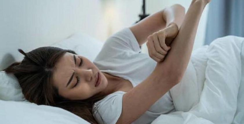 لا تفعلها أثناء الجو الحار.. أخطاء شائعة تسبب الحكة في الصيف