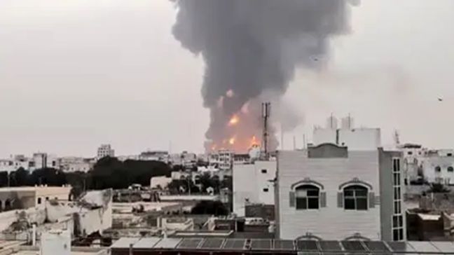 جيش الاحتلال يستخدم لاول مرة سلاحًا جديدًا في قصف ميناء الحديدة