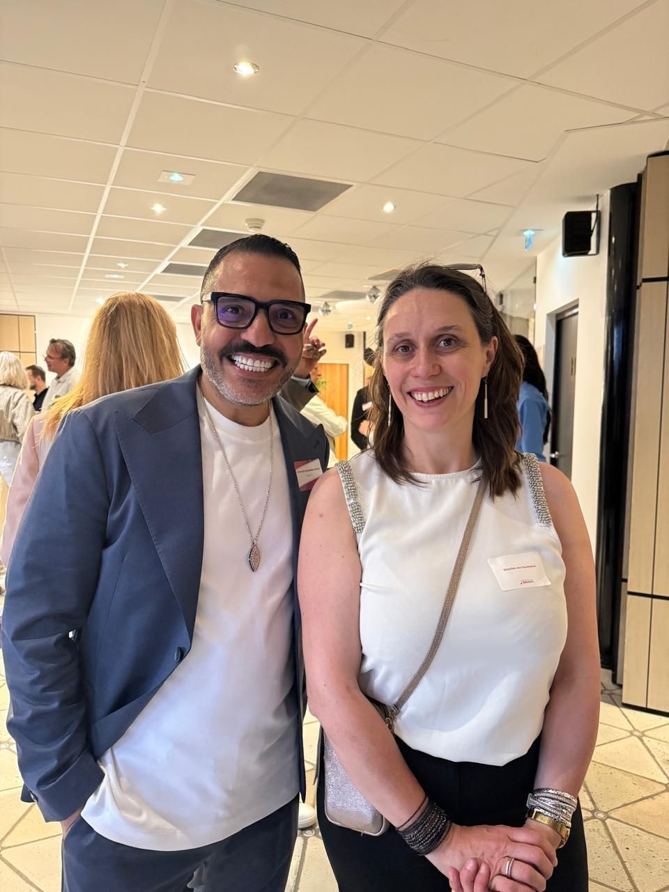 الشاعر محمد رفاعى يحصل على أعلى تكريم من جمعية المؤلفين والملحنين الفرنسية