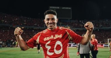 ريبييرو يفاضل بين بيكهام وأشرف داري لقيادة دفاع الأهلي في كأس العالم للأندية