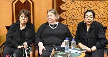 حضور كبير على عزاء الإذاعية هدى العجيمى بمسجد الشرطة فى الشيخ زايد.. صور