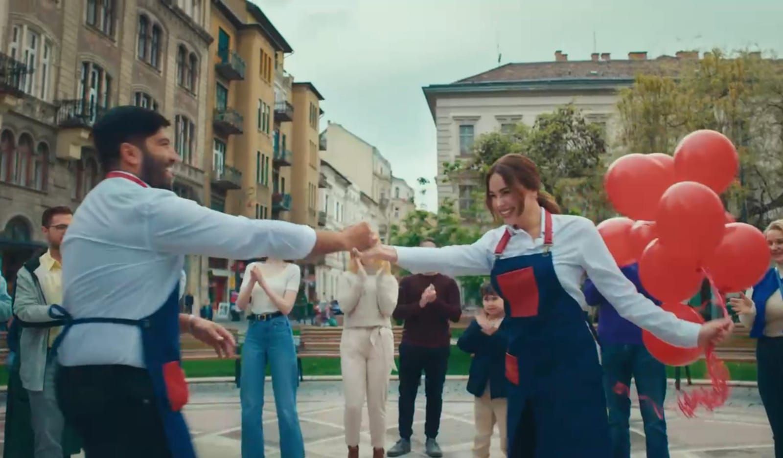 عبيدة تقدم لأول مرة كليبين عن قصة واحدة بتوقيع المخرجة بتول عرفة