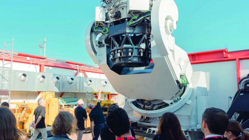 الامارات | «فلاي آي» يبدأ رصد الكويكبات